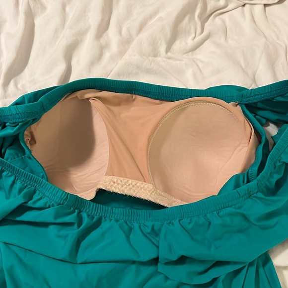 Womens plus size swim top - Picture 3 of 4